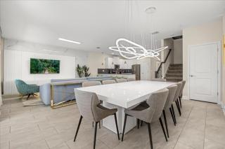 9 Bedrooms 5 Bathrooms Storey Lake 4548Tb - 7