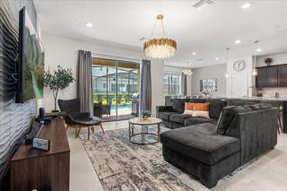 5 Bedrooms 4 Bathrooms Solterra 5489Mo - 9