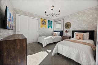 8 Bedrooms 6 Bathrooms Windsor Cay 15989Cc - 1