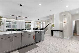 9 Bedrooms 5 Bathrooms Storey Lake 4571Nl - 6