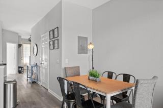 3 Bedrooms 3 Bathrooms Windsor Hills 7659Sk - 8