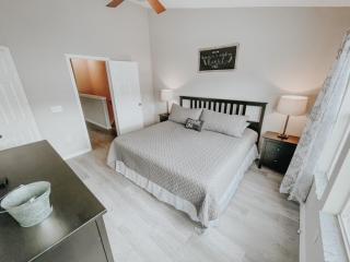 3 Bedrooms 3 Bathrooms Windsor Hills 7659Sk - 2