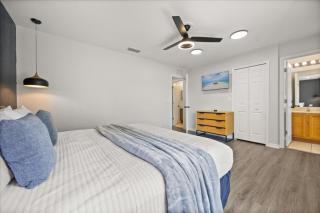 3 Bedrooms 25 Bathrooms Regal Oaks 5716 - 1