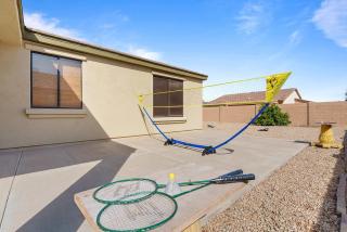 Family Friendly w Badminton Goodyear Park - Goodyear - 9
