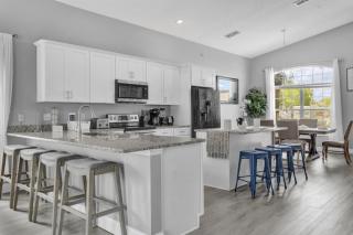 5 Bedrooms3 Bathrooms Hampton Lakes 936 Bd - 4