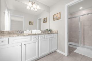 6 Bedrooms 4 Bathrooms Solterra 7211 Ol - 4