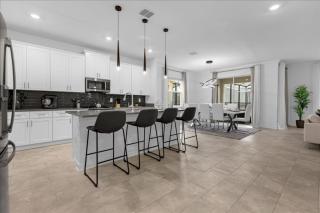 6 Bedrooms 5 Bathrooms Storey Lake 2664Ss - 1