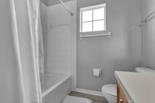 5 Bedrooms3 Bathrooms Hampton Lakes 936 Bd - 1