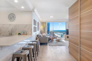 Beach retreat with balcony and views - 3