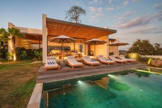 Fully staffed Luxury Villa w unrivalled views - Selong Belanak - 7