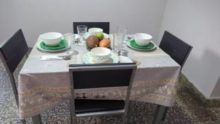 Spacious Home W Private Parking - San Salvador - 9