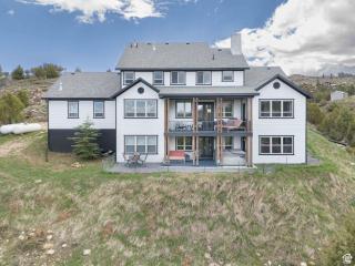 The Grand Retreat at Bear Lake - Garden City - 2