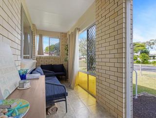 Cutie On Cunningham - 5