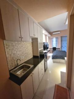 Orchard Tower 09A - Anderson Benson Tanglin Pakuwon Mall Netflix - WIFI - Pool View - Surabaya - 5
