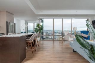 Upscale 4BR Penthouse with Gym & Parking near MGH & TUFTS - Boston - 4