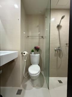 Cozy Studio in Salcedo Village Makati - 2