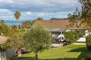 Matai Cottage in Oneroa with Sea Views - 7
