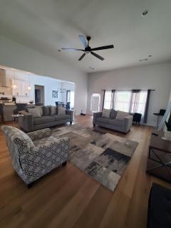 Modern 4BR 3BA Family Retreat Douglasville - Douglasville - 0