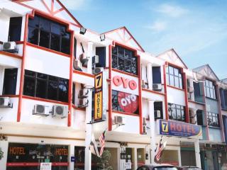 Super OYO 635 Seven Days Hotel - Raub - 0