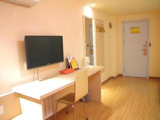 7 Days Inn Yantai Dahaiyang Raod Railway Station - Yantai - 1