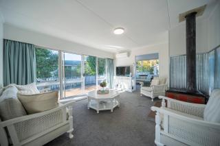 Relaxing Kiwi Bach - Te Anau Holiday Home - Te Anau - 2