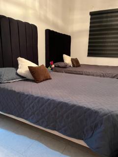 Exclusiva residencia privada con todas las comodidades para trabajar y para tu familia a 7 minutos de parques industriales 4 habitaciones - Torreón - 8