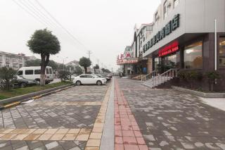 GreenTree Inn Wuxi Donggang Town Donghutang Shell Hotel - Wuxi - 7
