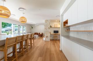 Amira Beach House - air conditioned, pool, walk to beach & cafes - 1