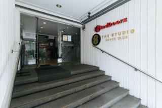 RedDoorz Premium near Greenbelt Makati - Vaccinated Staff - Manila - 4