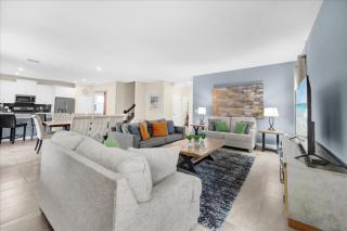 6 Bedrooms 6 Bathrooms Storey Lake 4633Tb - 9