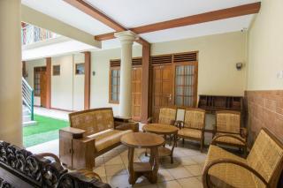 SUPER OYO 890 Dewi Fortuna Guest House - Yogyakarta - 9