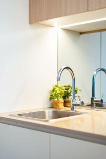 1B1B1S Water view Apt Docklands 883-6 Pool Gym - Melbourne - 3