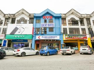 OYO 89406 Lucky Budget Hotel - 4