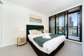 1B1B Sophisticated Apt Southern Cross AP-17 Pool Gym Balcony - 9