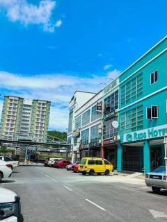 Red’s Hotel - Bintulu - 9