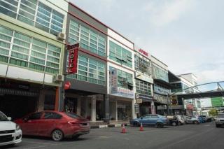 Red’s Hotel - Bintulu - 5