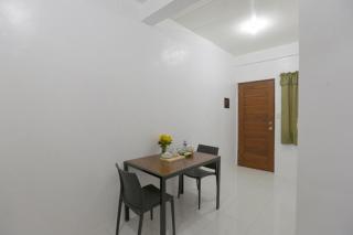 OYO 736 Jade Apartelle - Calamba - 2