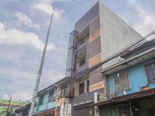 OYO 766 Ichehan Apartments - Manila - 5