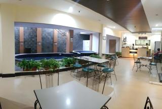 Hotel Vanna Angeles City Pampanga by RedDoorz - Angeles - 8