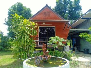 Capital O 75412 V Resort - 5