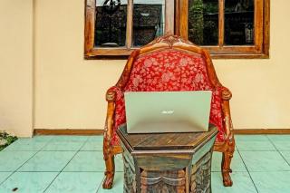 SPOT ON 92450 Homestay Simpang Panji Suroso Syariah - Malang - 4