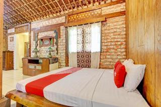 OYO Homes 93598 Omah Baturan Syariah - Yogyakarta - 9
