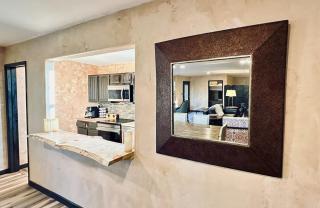 LUXX - Two Bedroom Suite - Bunk Room - Ranchos de Taos - 6