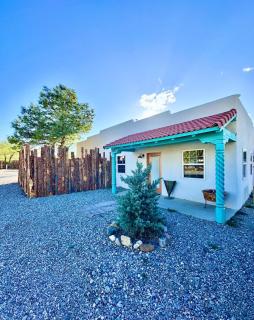 LUXX - Two Bedroom Suite - Bunk Room - Ranchos de Taos - 0