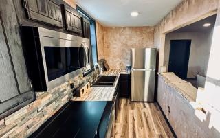 LUXX - Two Bedroom Suite - Bunk Room - Ranchos de Taos - 8