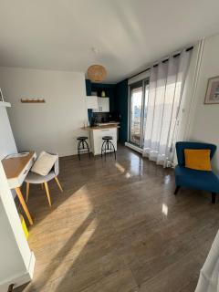 Studio- avec parking- proche Cathedrale - Reims - 7