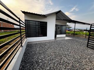 Casa con Parrilla y Espacios al Aire Libre - 7