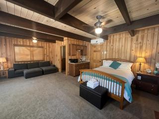 The Cozy Cabin - 2-Level Home with Spacious Yard home - Groveland - 1