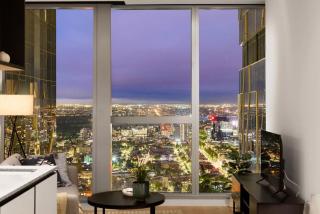 1Br1Ba1S1So High View Southern Cross WSP-44 Pool Gym - Melbourne - 5