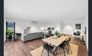 2Br2Ba Penthouse wHuge Balcony in CBD Gym Pool Will21 - Melbourne - 9